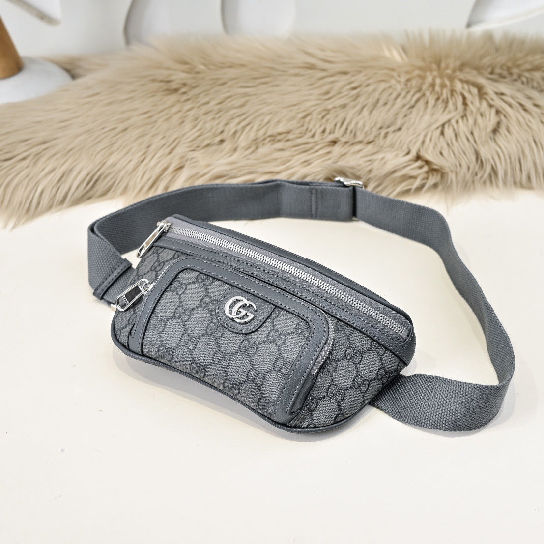 GUCCI MESSENGER BAG