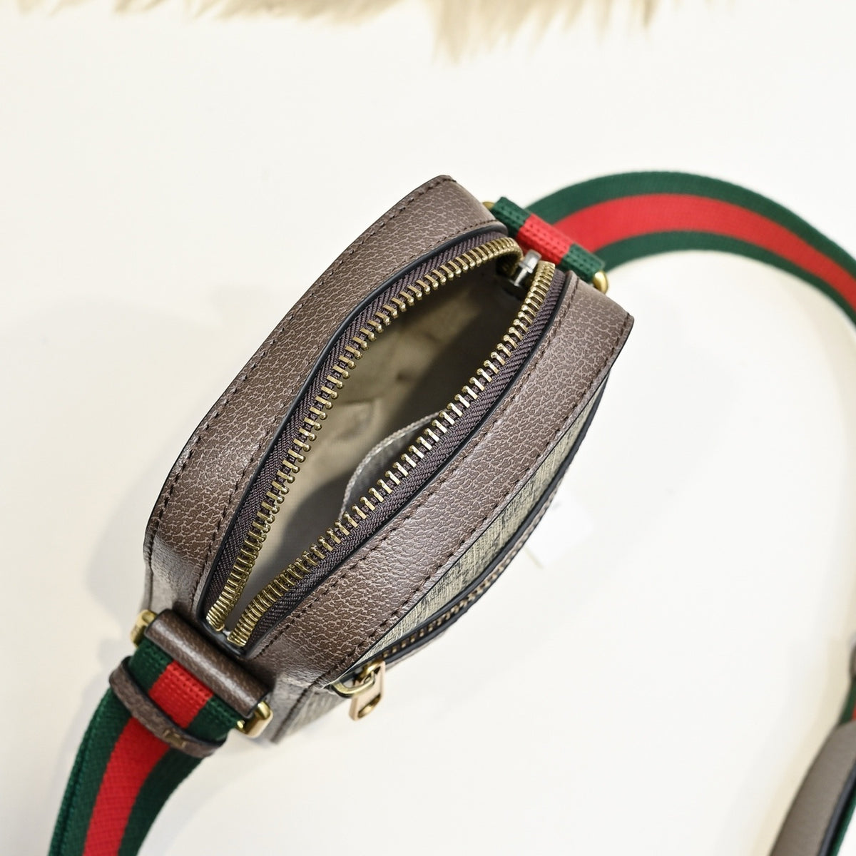 GUCCI MESSENGER BAG