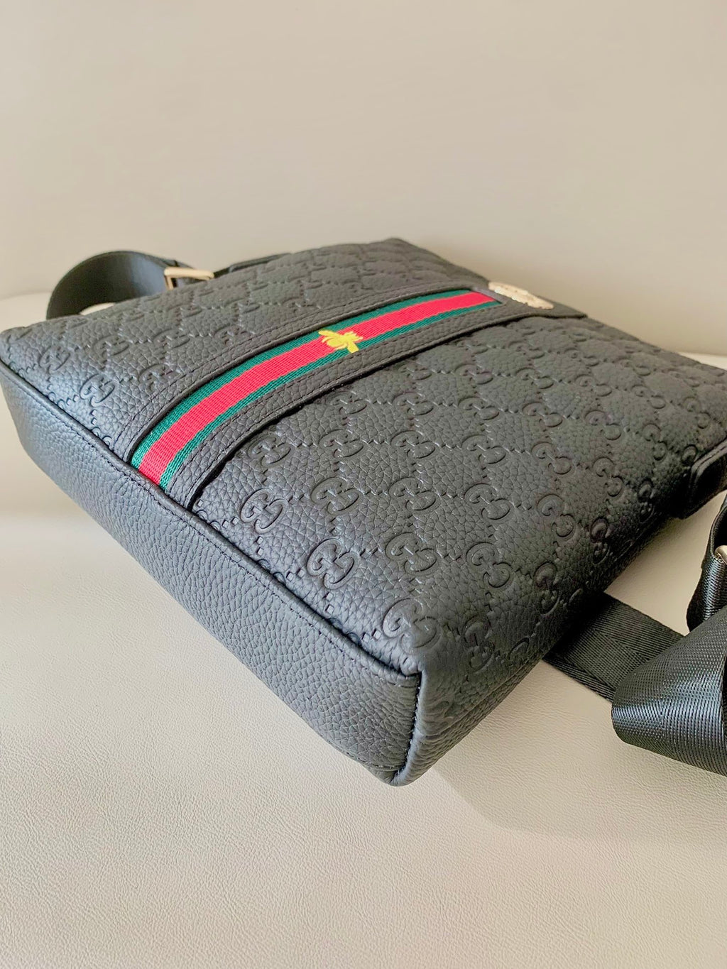 GUCCI MESSENGER BAG