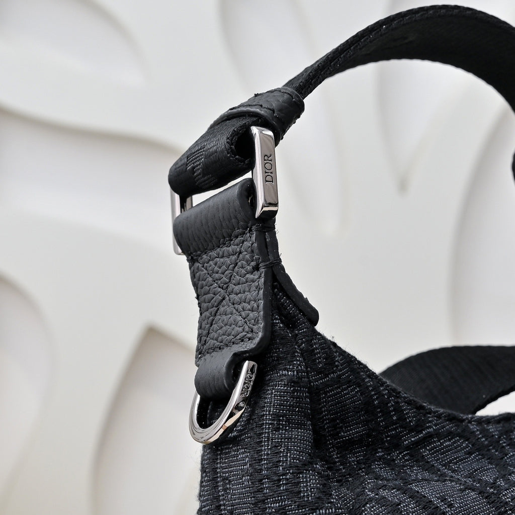 DIOR MESSENGER BAG