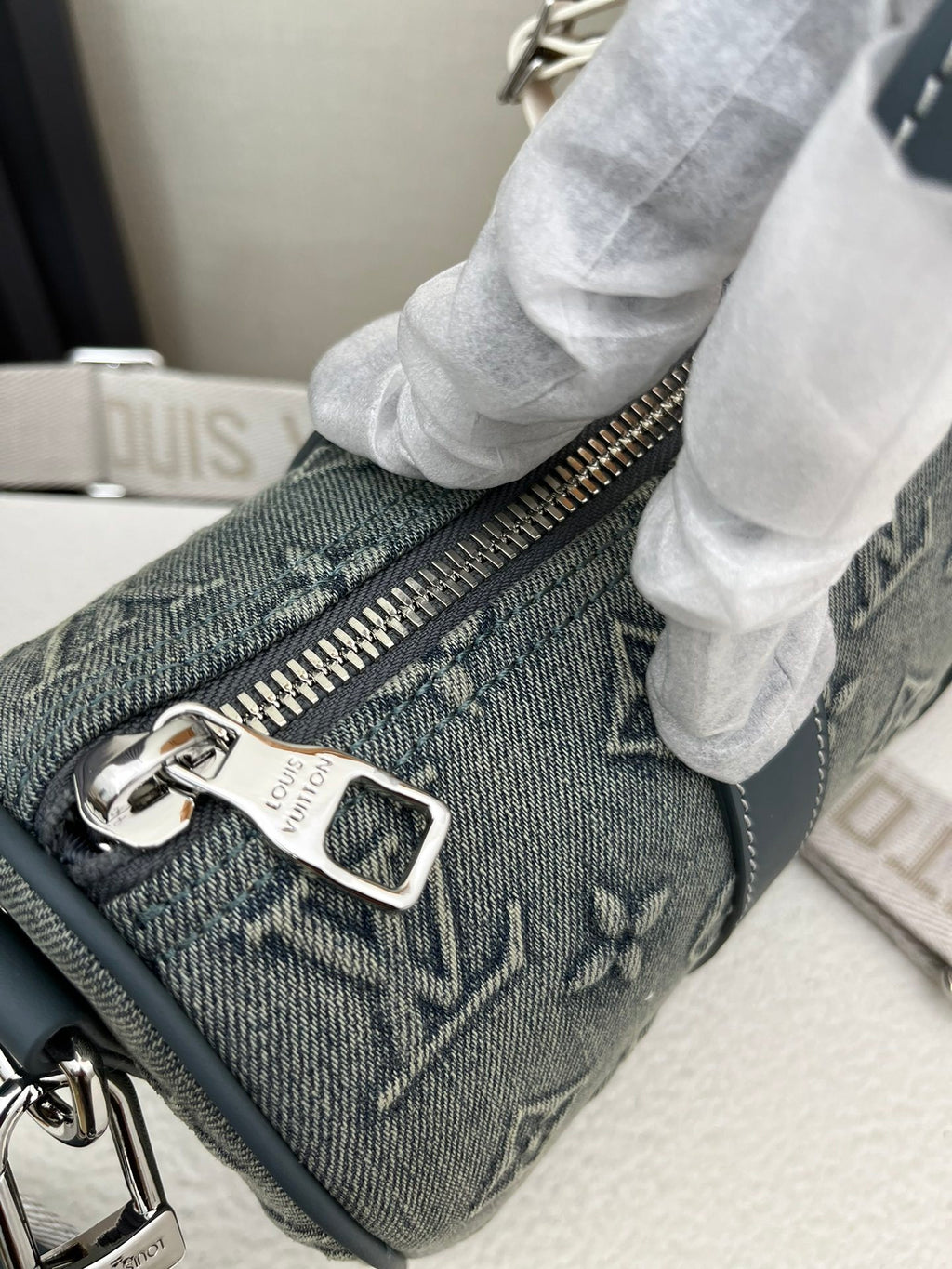 LV WOMENS BAG