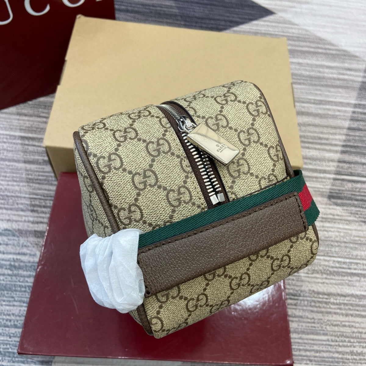 GUCCI MESSENGER BAG