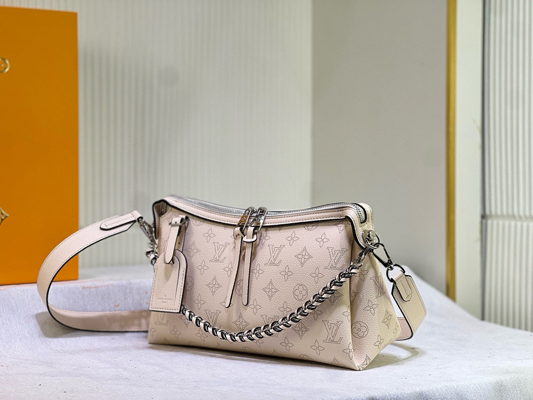 LV WOMENS BAG