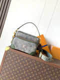 LV MESSENGER BAG