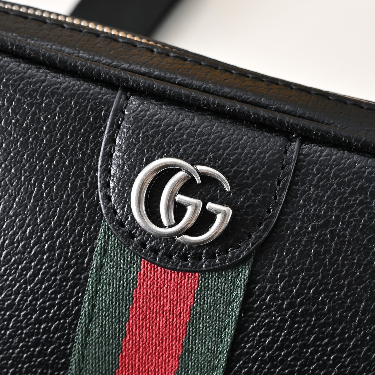 GUCCI MESSENGER BAG