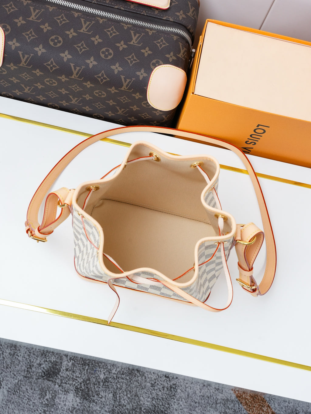 LV WOMENS BAG