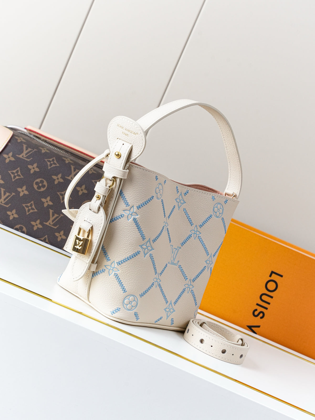 LV WOMENS BAG