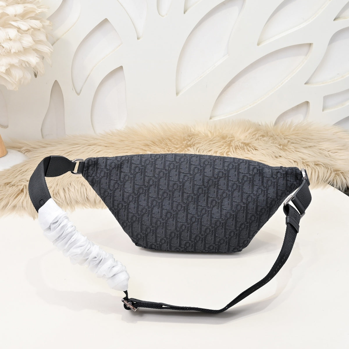 DIOR MESSENGER BAG