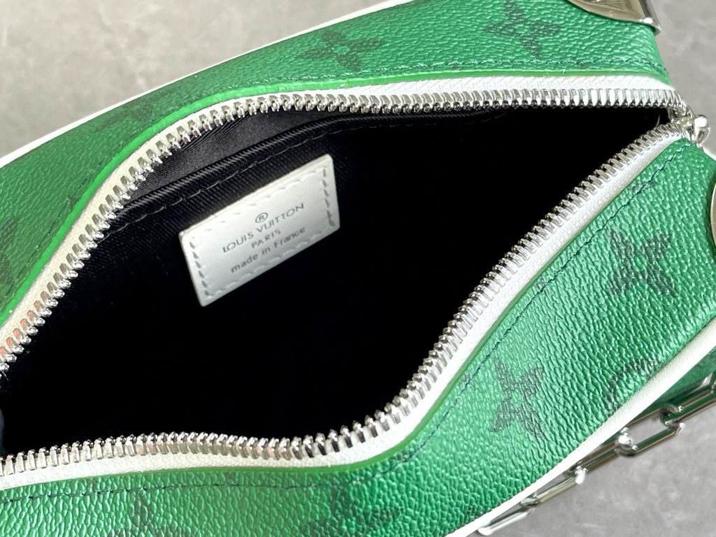 LV MESSENGER BAG