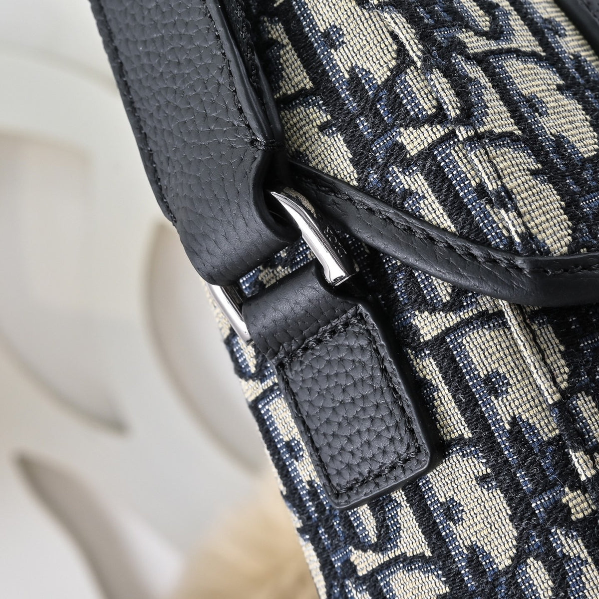 DIOR MESSENGER BAG