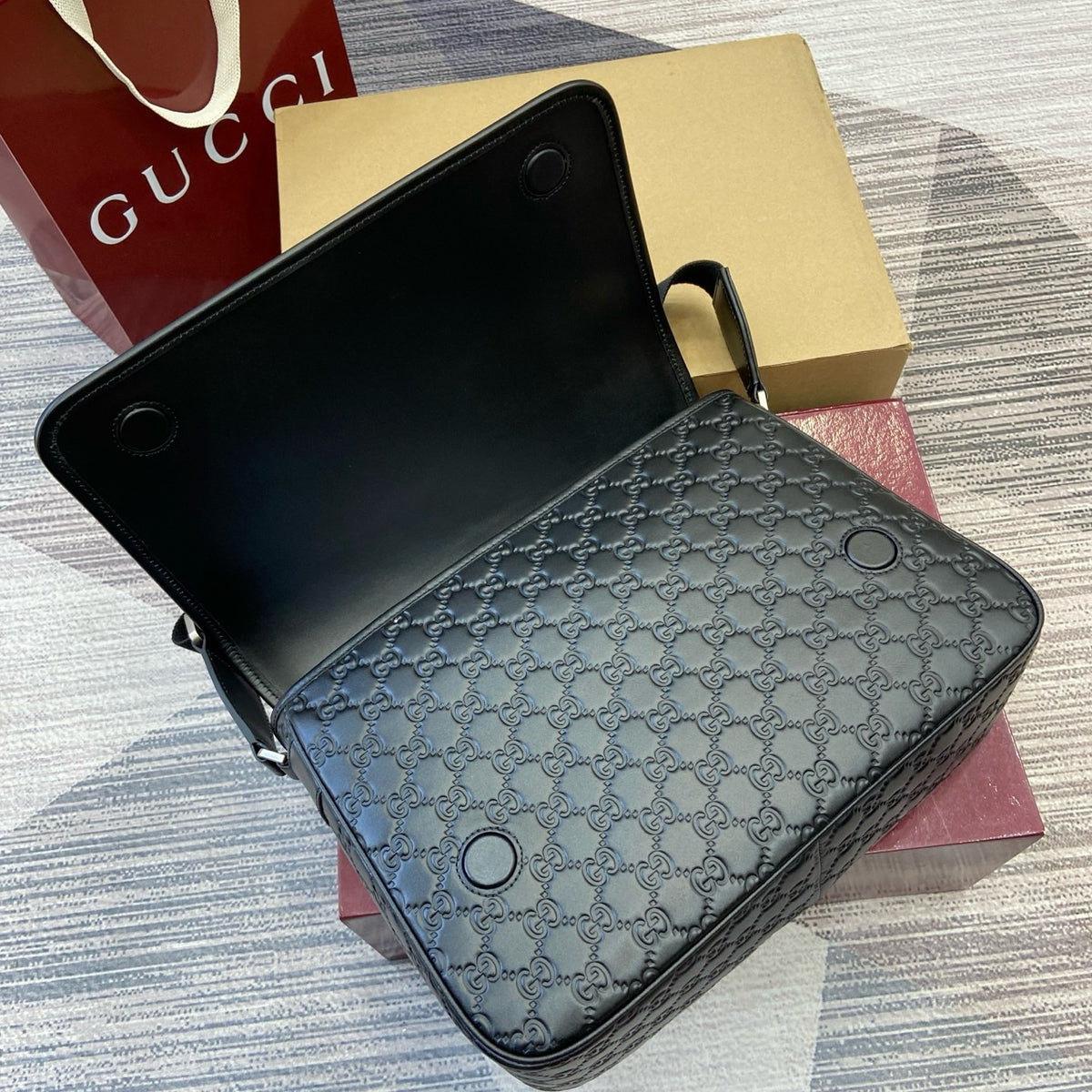 GUCCI MESSENGER BAG