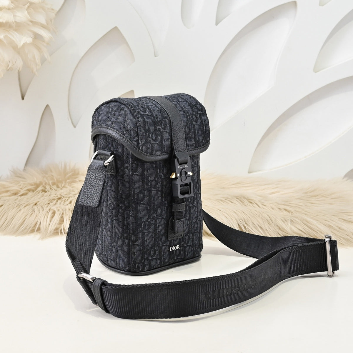 DIOR MESSENGER BAG