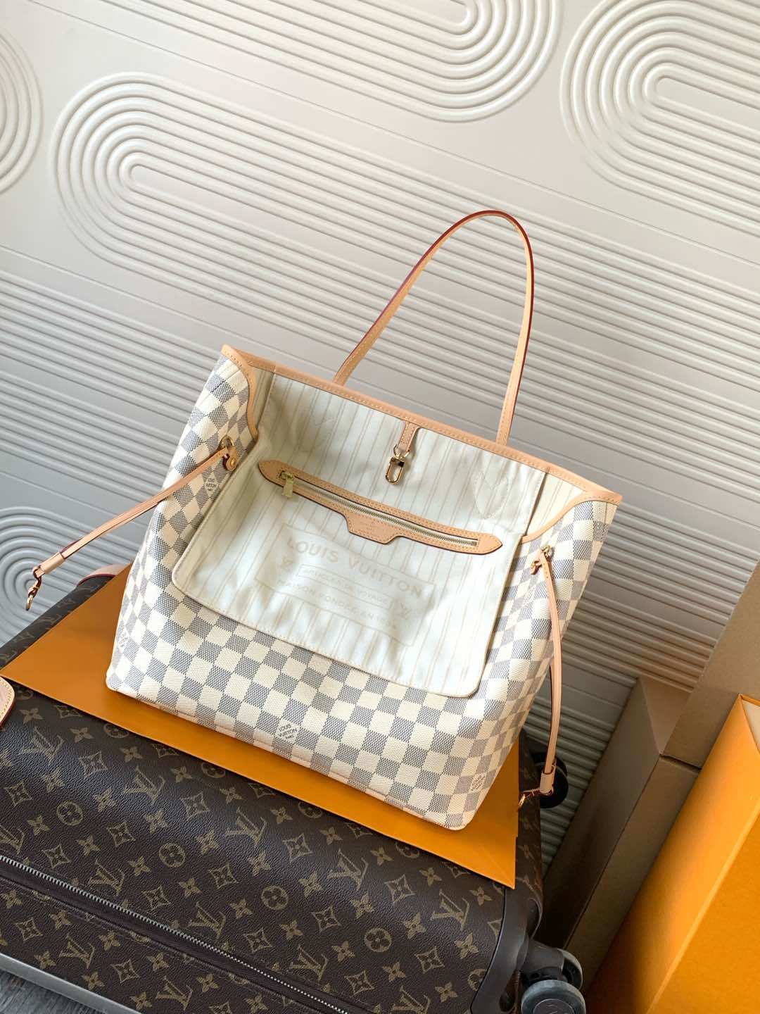 LV WOMENS BAG