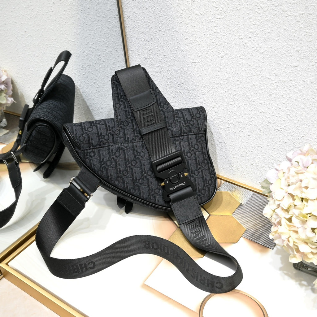 DIOR MESSENGER BAG