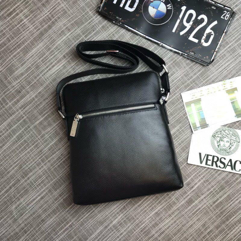 GUCCI MESSENGER BAG