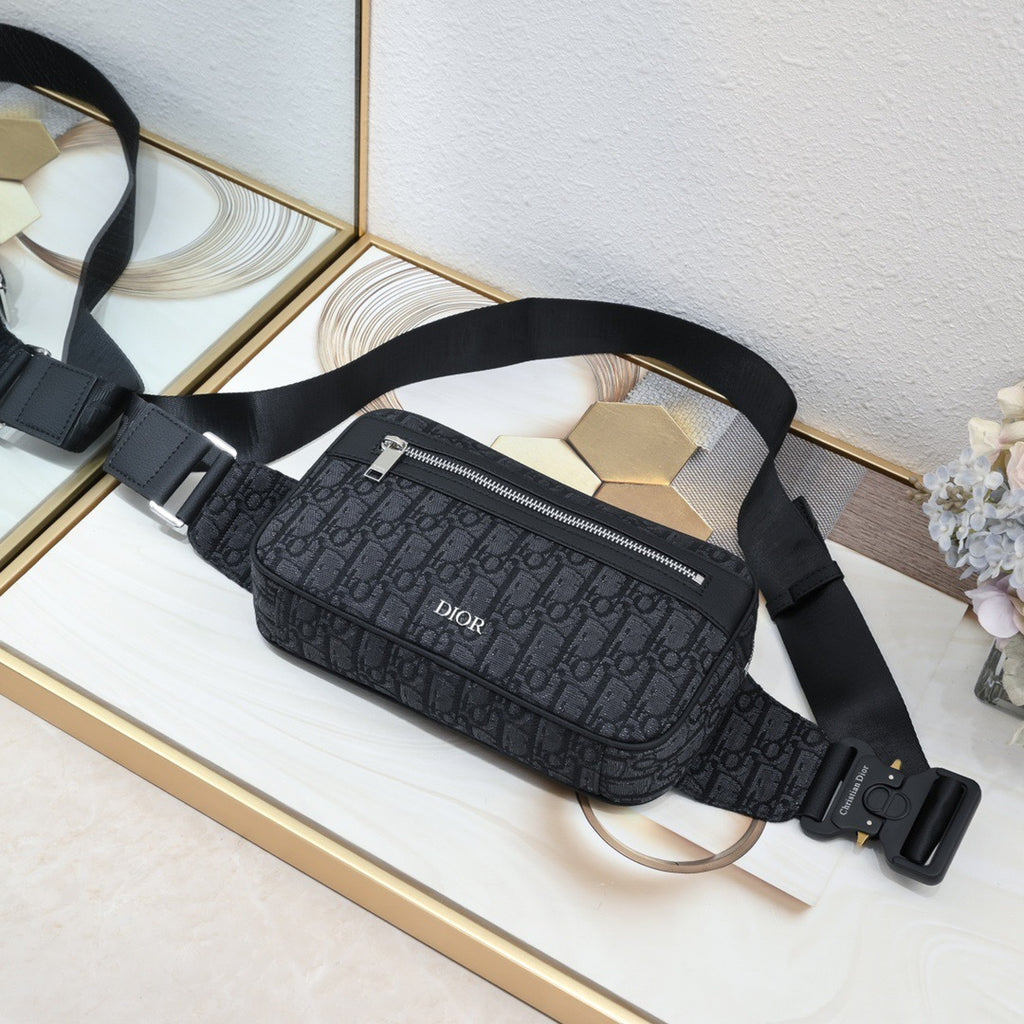 DIOR MESSENGER BAG