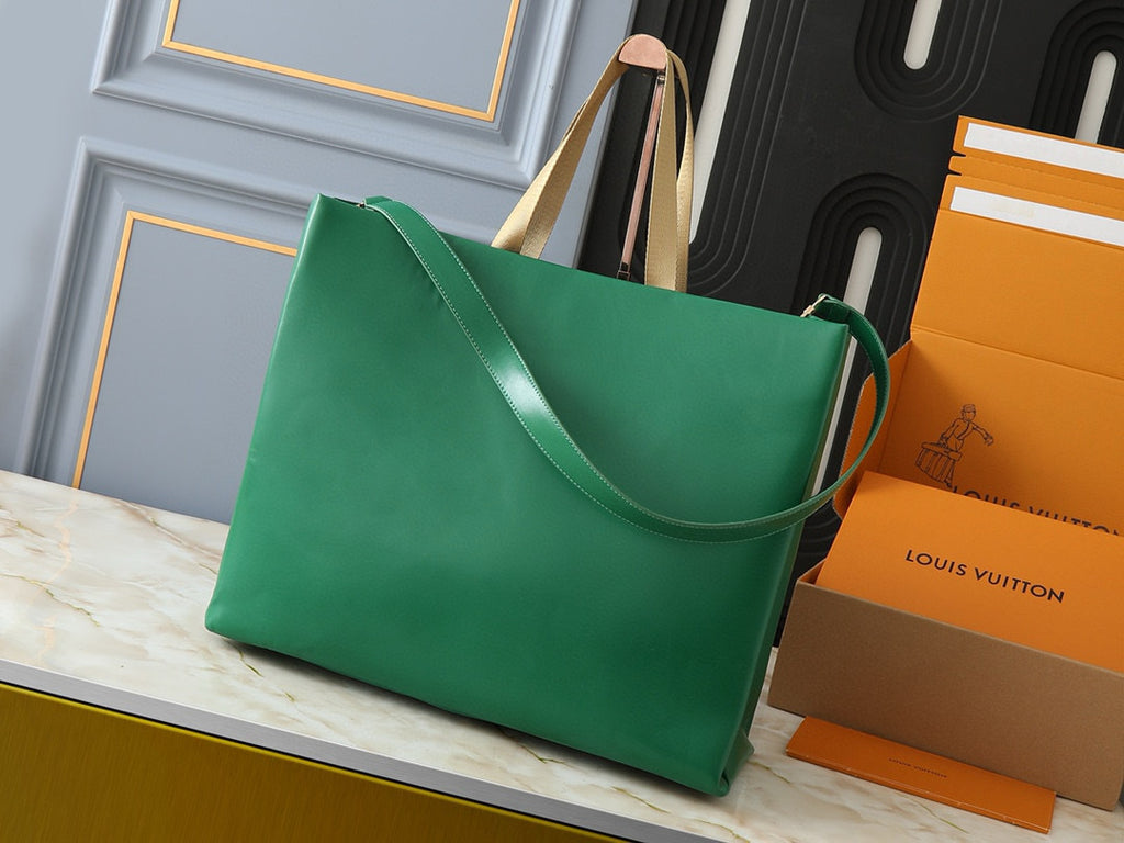LV WOMENS BAG