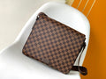 LV MESSENGER BAG