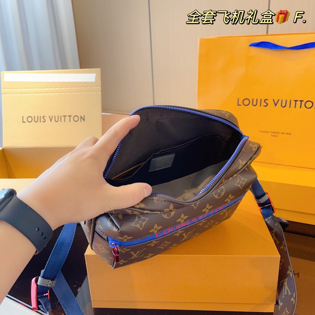LV MESSENGER BAG