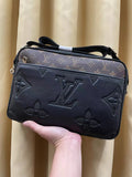 LV MESSENGER BAG