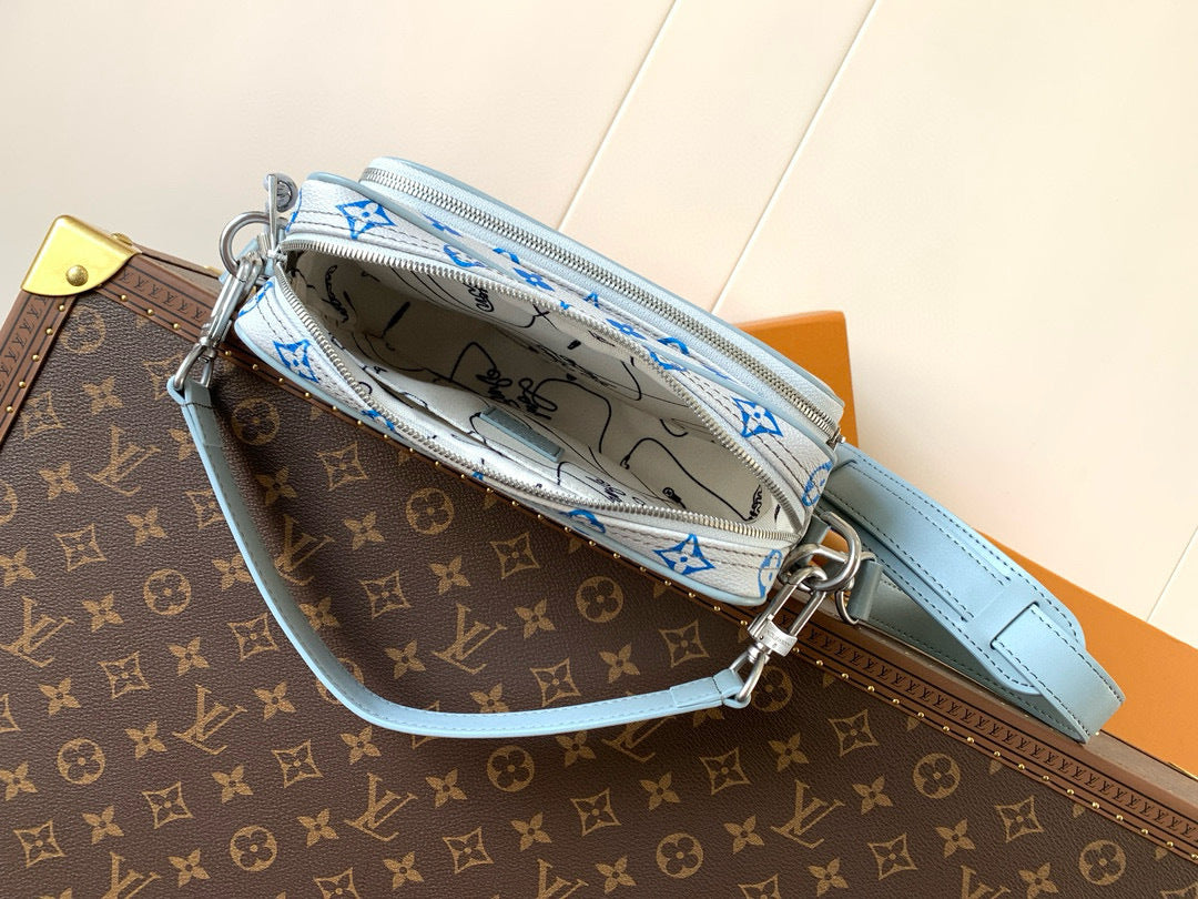 LV MESSENGER BAG