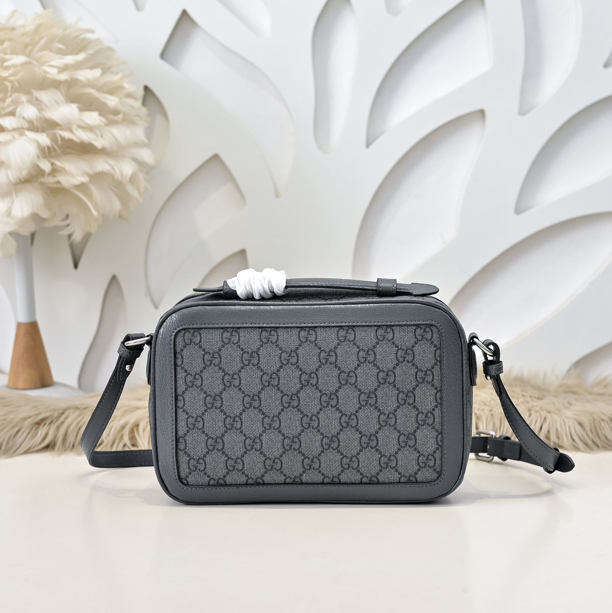 GUCCI MESSENGER BAG