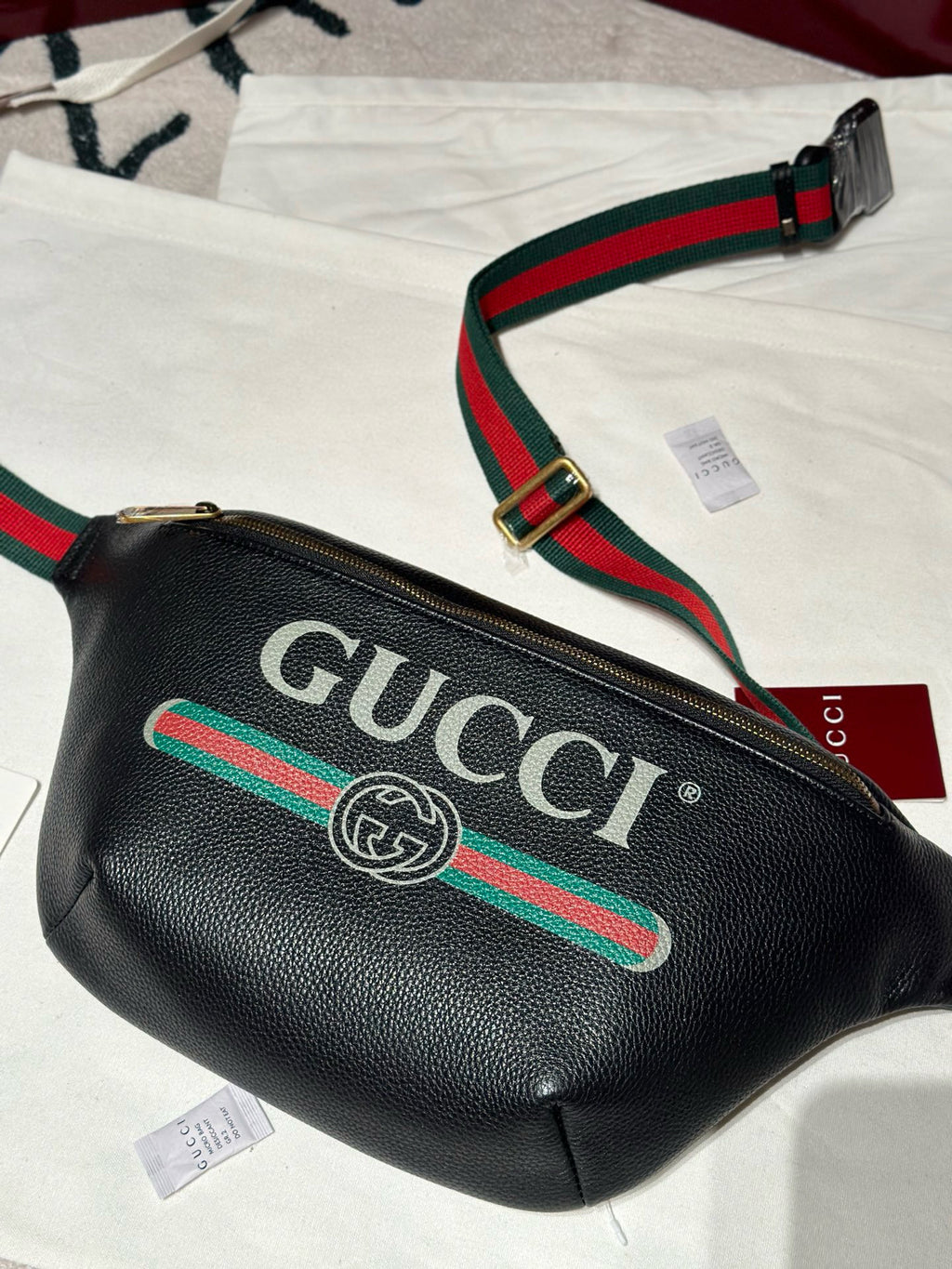 GUCCI MESSENGER BAG