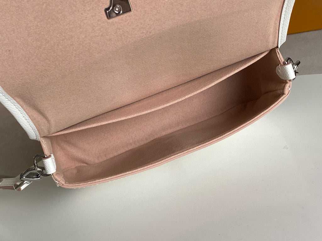 LV WOMENS BAG