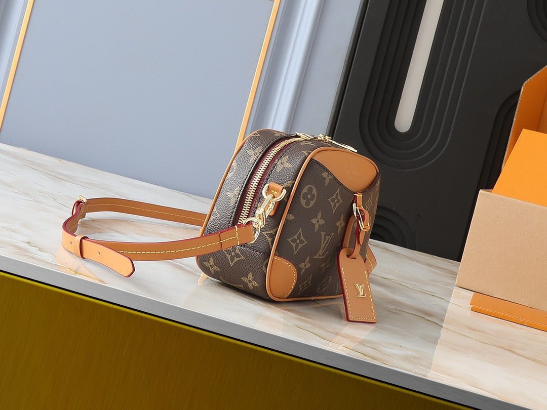 LV WOMENS BAG