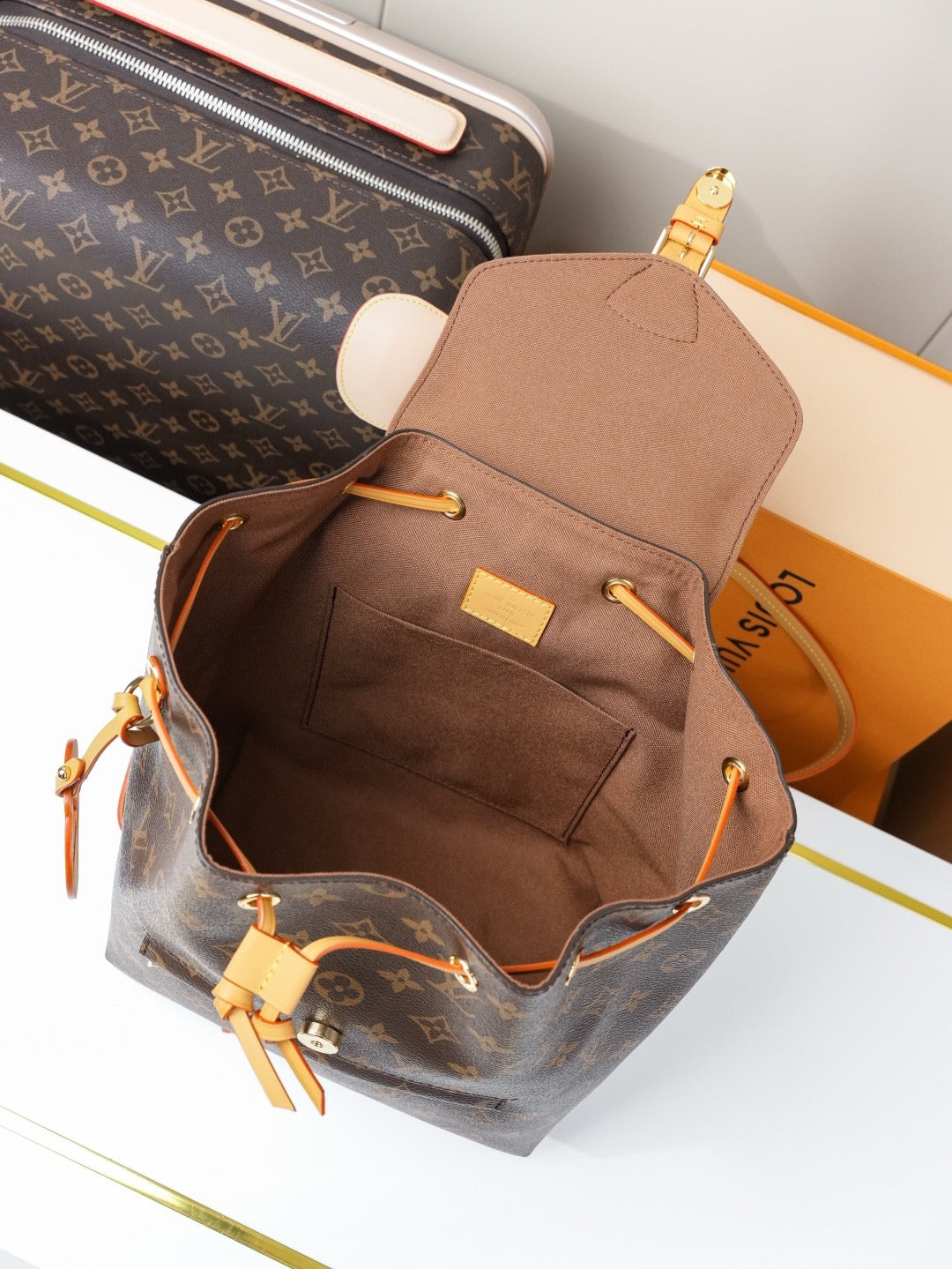 LV WOMENS BAG