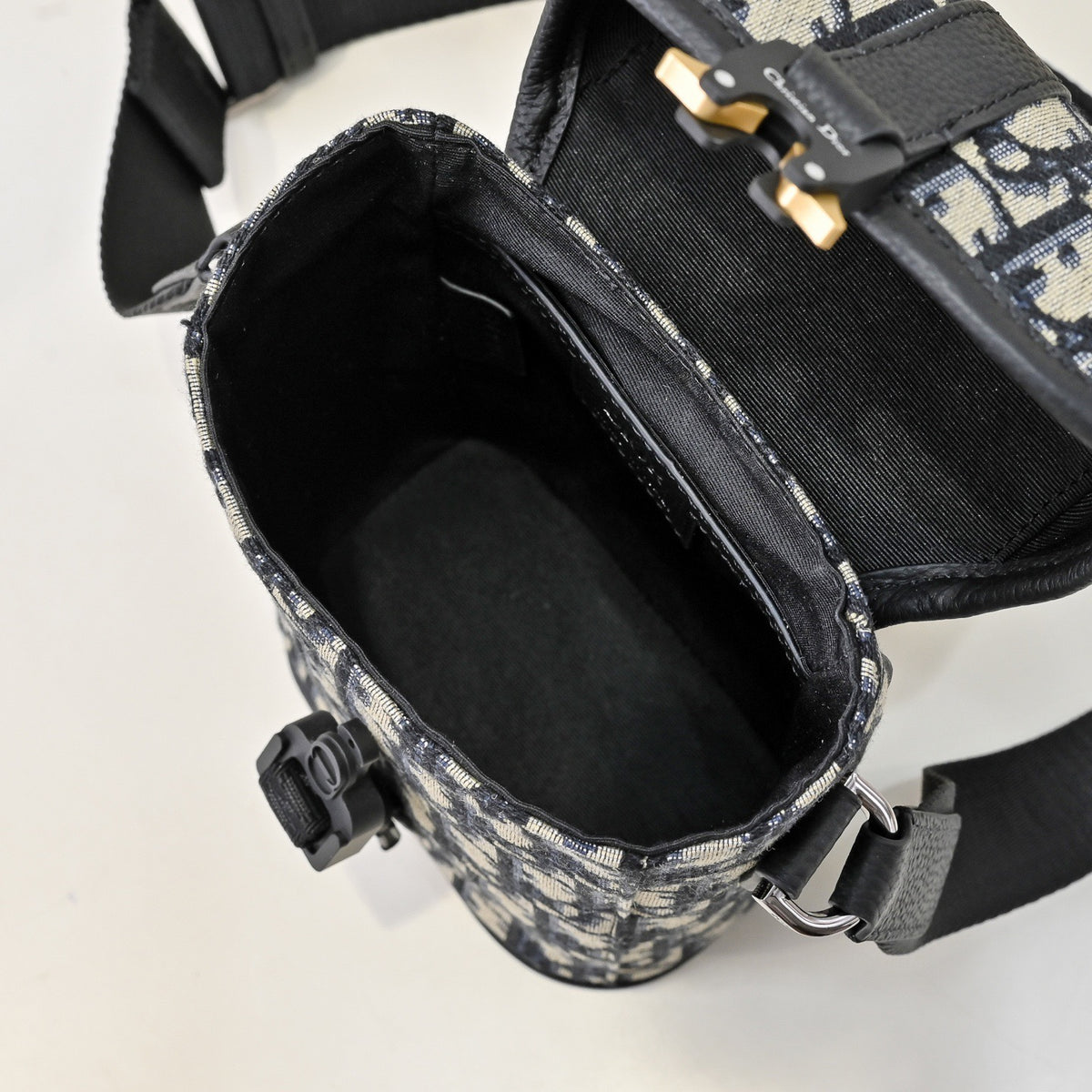 DIOR MESSENGER BAG