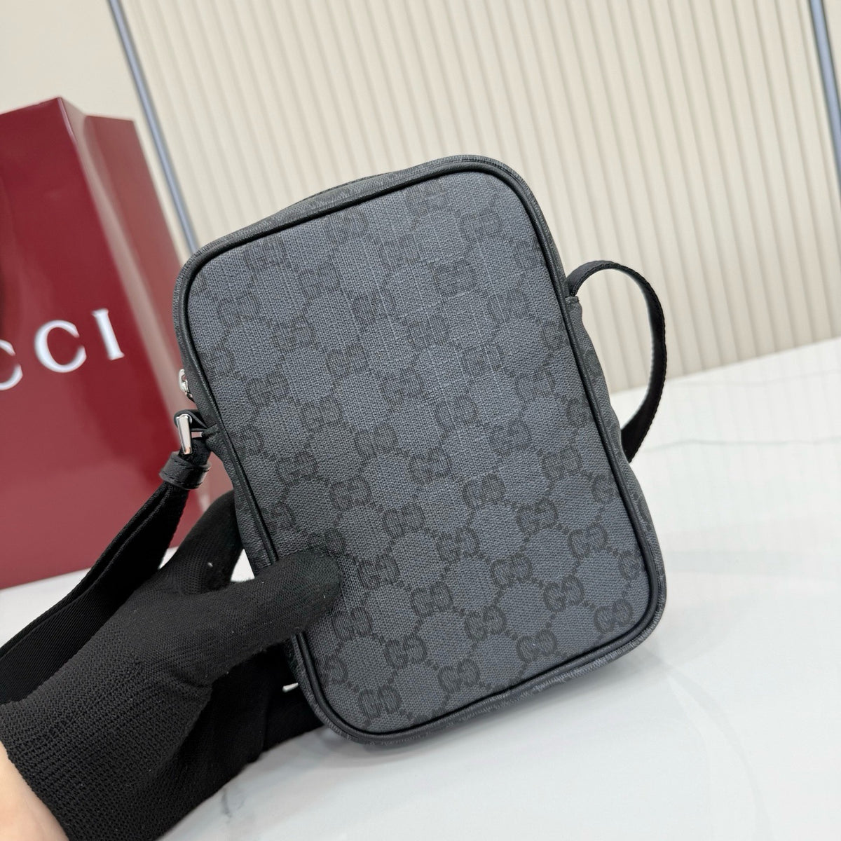 GUCCI MESSENGER BAG