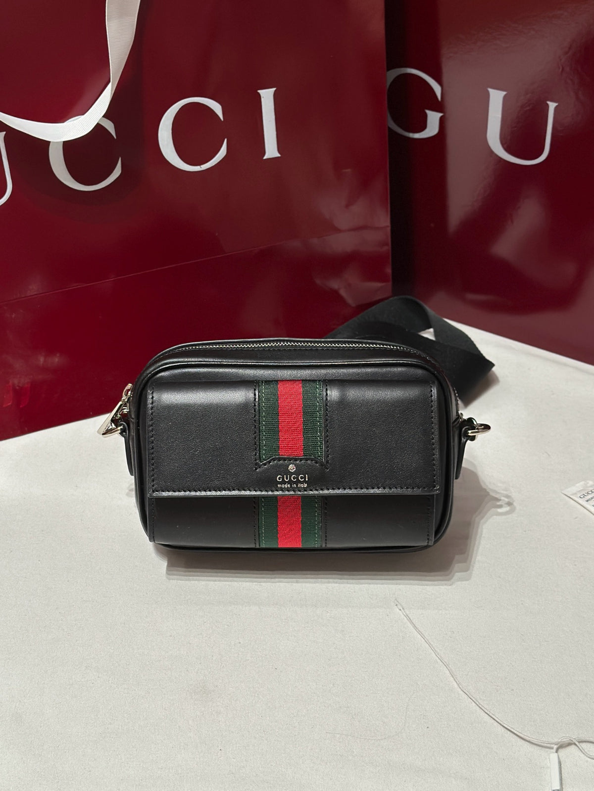 GUCCI MESSENGER BAG