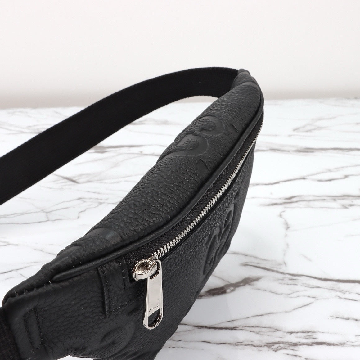 GUCCI MESSENGER BAG