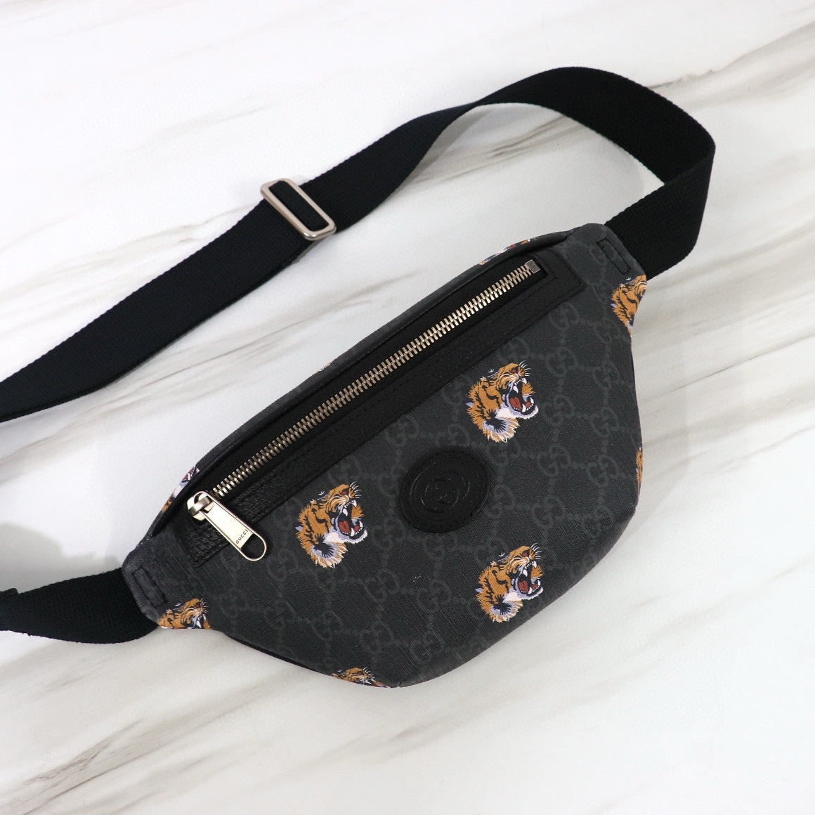 GUCCI MESSENGER BAG