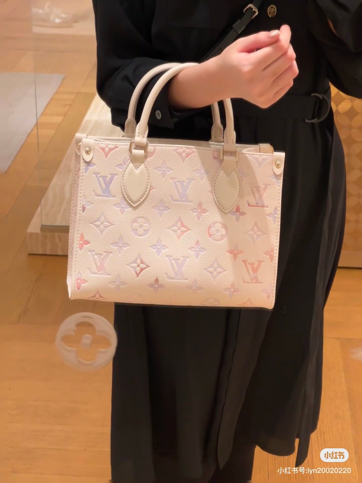 LV WOMENS BAG
