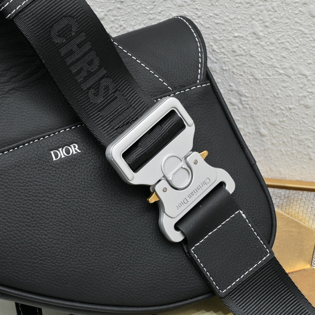 DIOR MESSENGER BAG