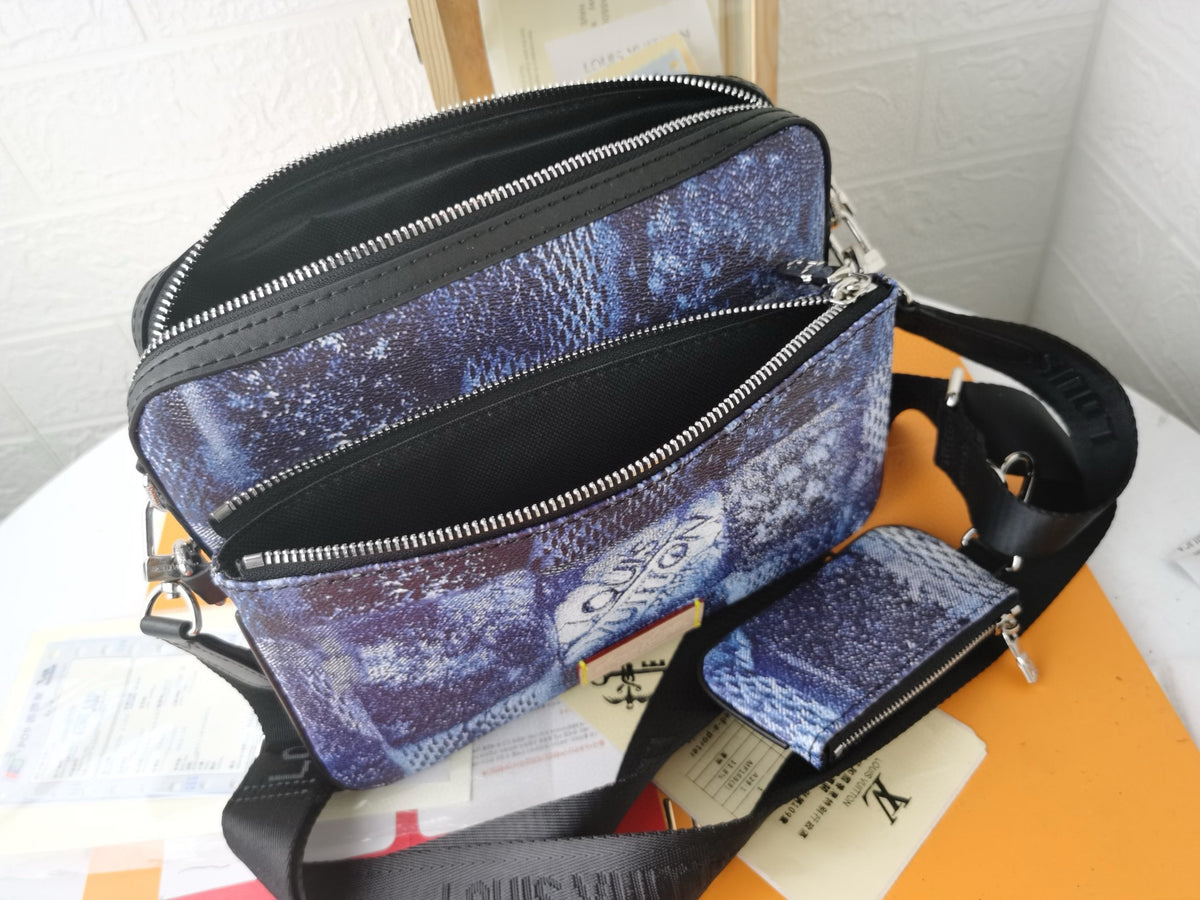 LV MESSENGER BAG