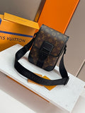 LV MESSENGER BAG