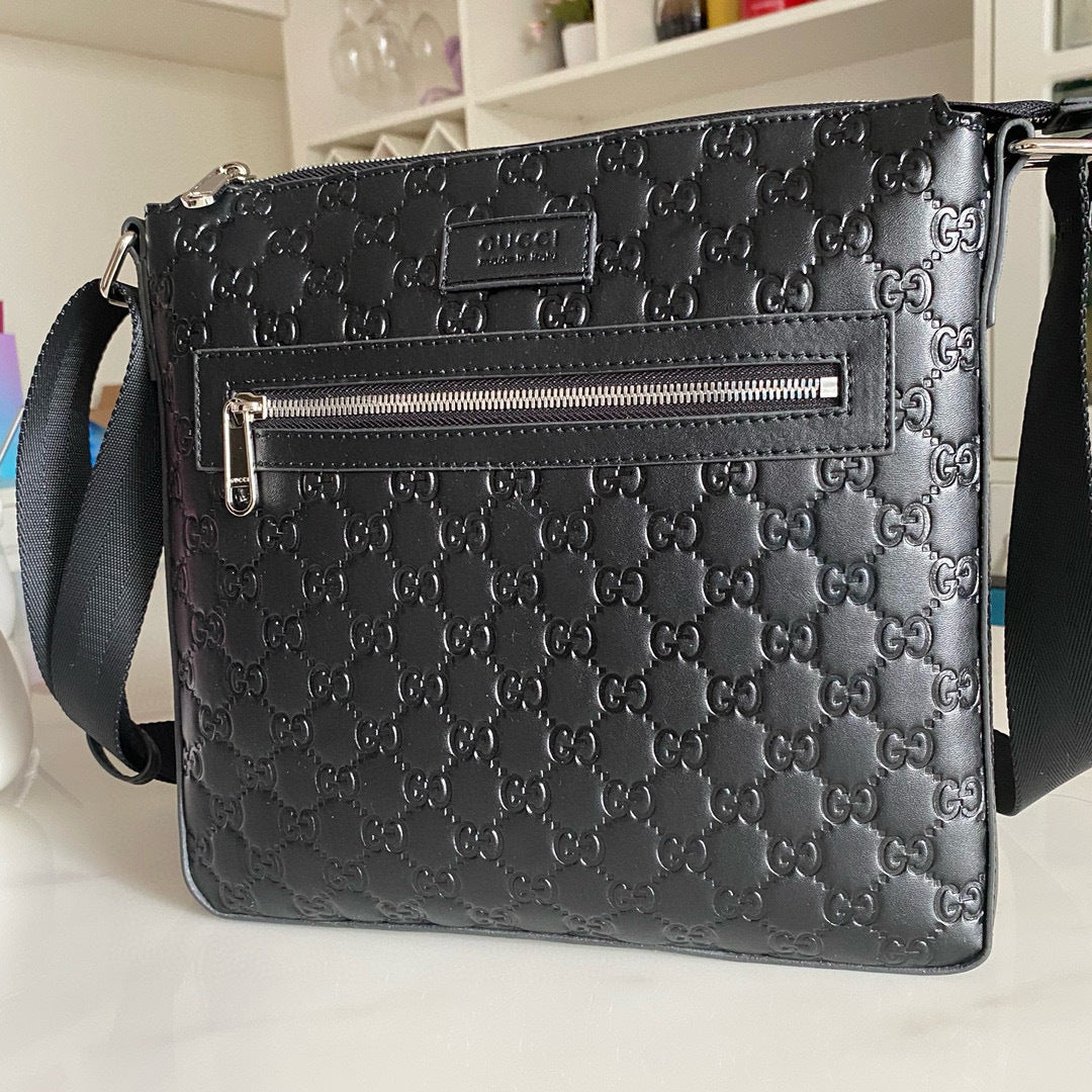GUCCI MESSENGER BAG