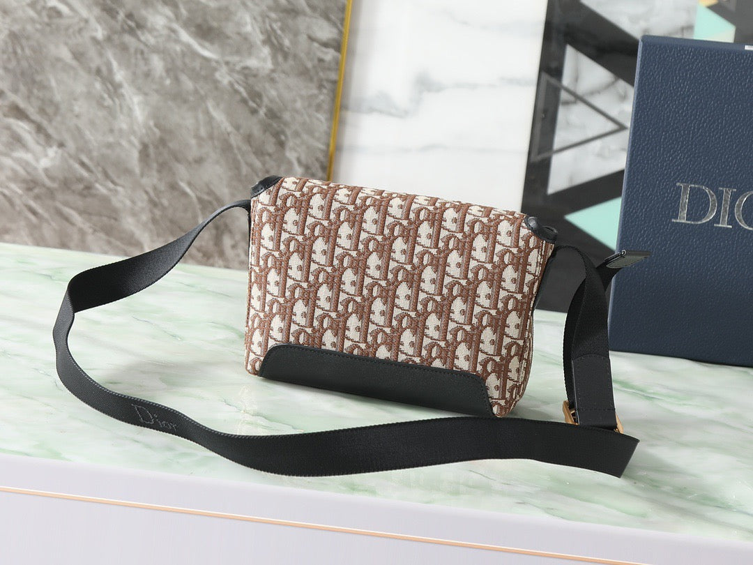 DIOR MESSENGER BAG