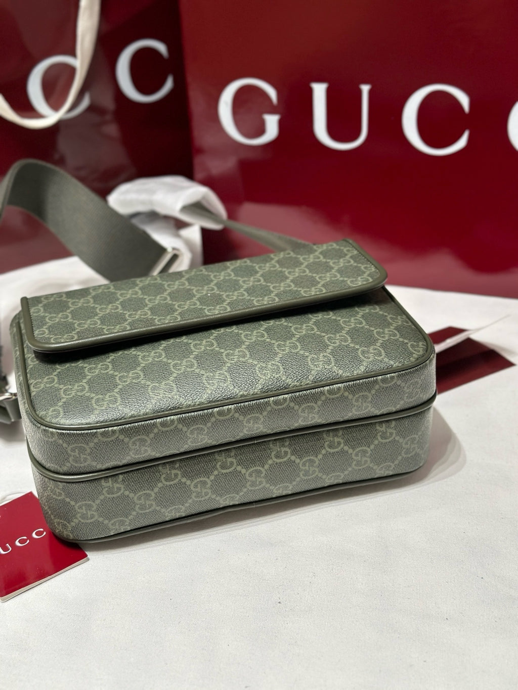 GUCCI MESSENGER BAG