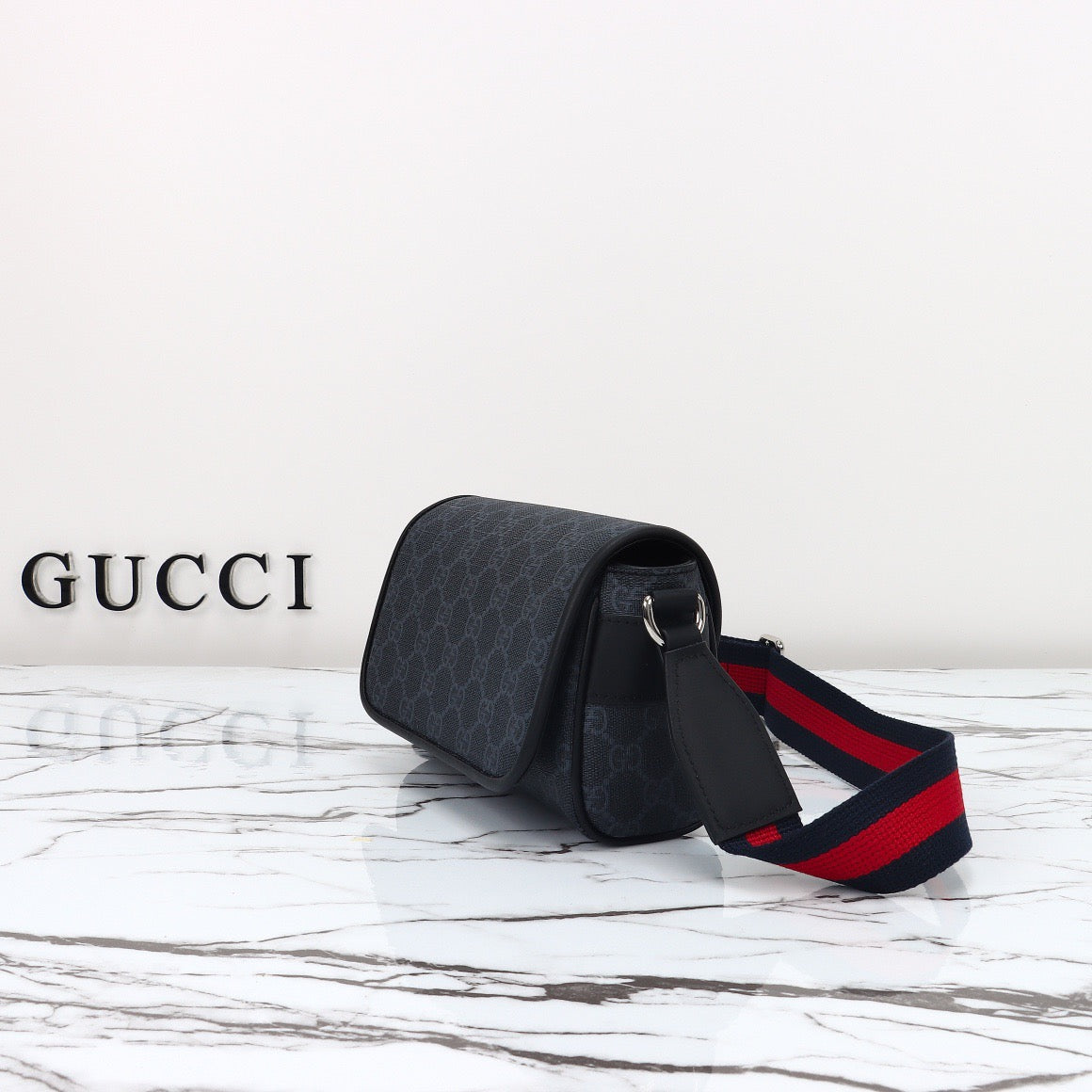 GUCCI MESSENGER BAG