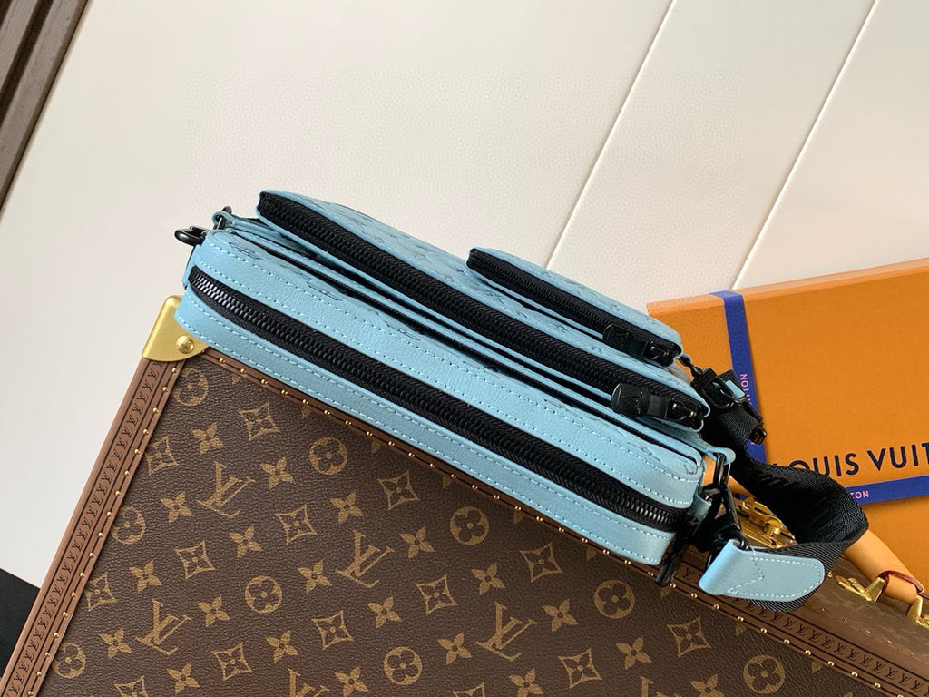 LV MESSENGER BAG