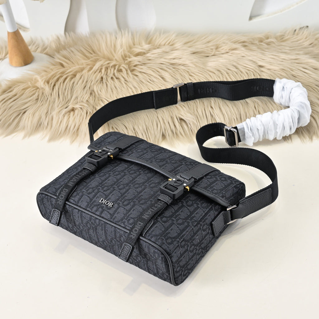 DIOR MESSENGER BAG