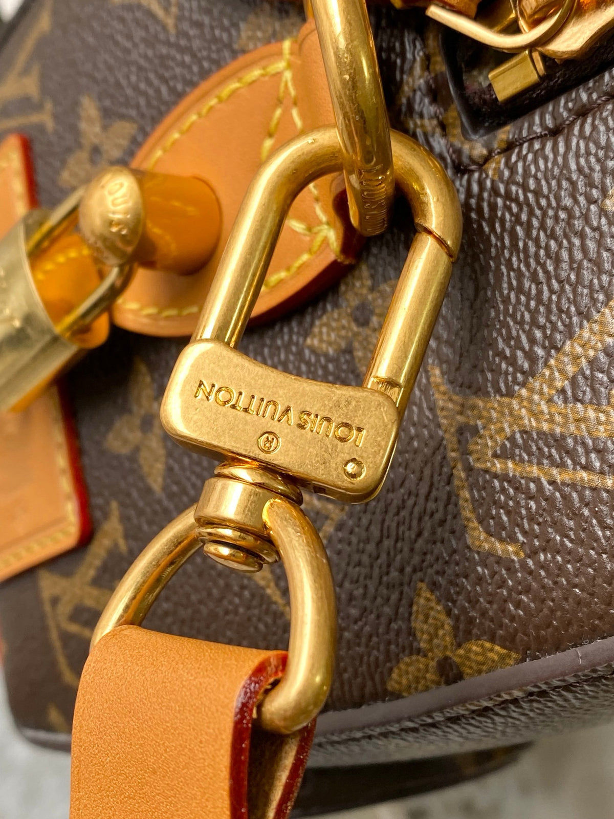LV WOMENS BAG