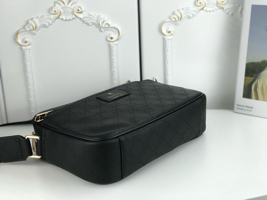 GUCCI MESSENGER BAG