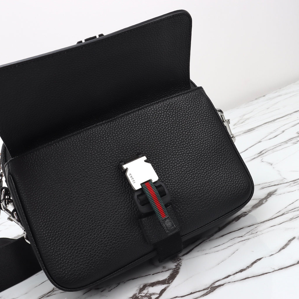 GUCCI MESSENGER BAG