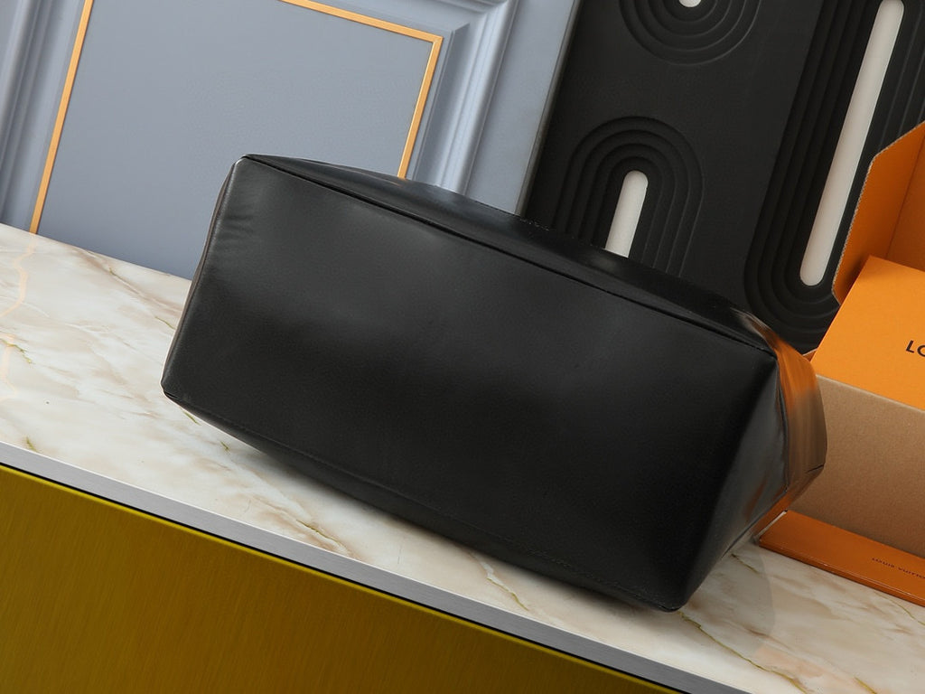 LV WOMENS BAG