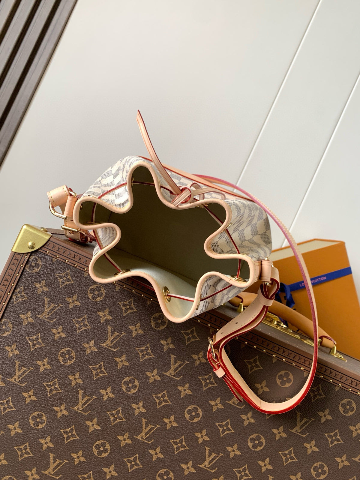 LV WOMENS BAG
